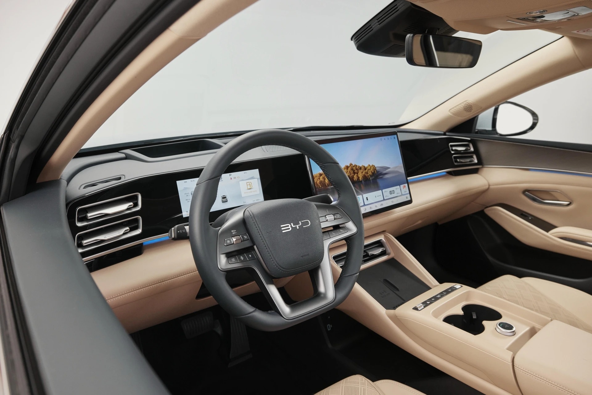 Дизайн в стиле восточного свитка и приборная панель, исполненная в духе благородного нефрита