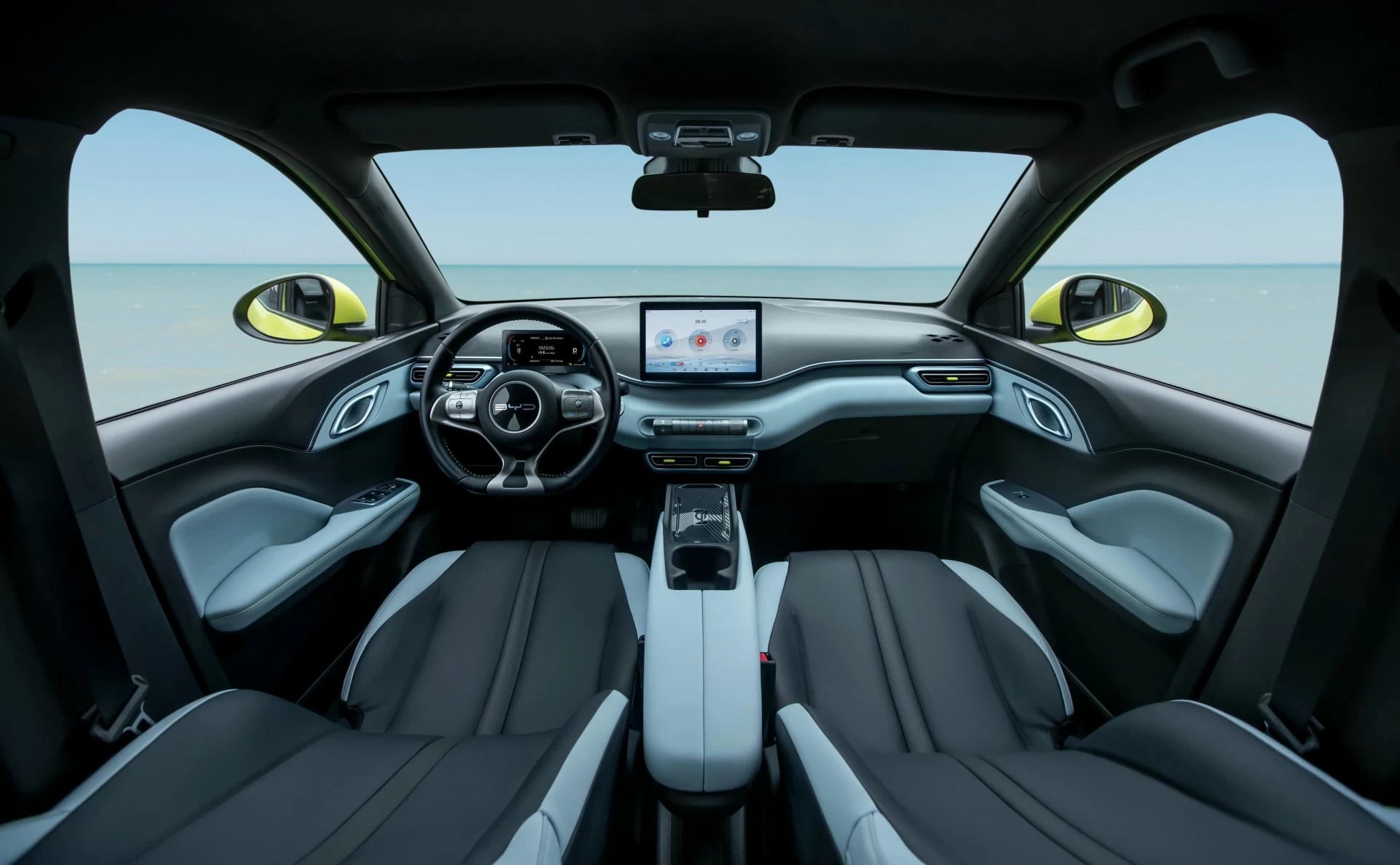 Комфортабельный интерьер сочетает динамичный стиль с богатым набором функций